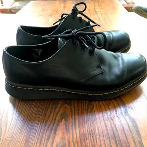 Dr. Martens Men’s Oxford shoes